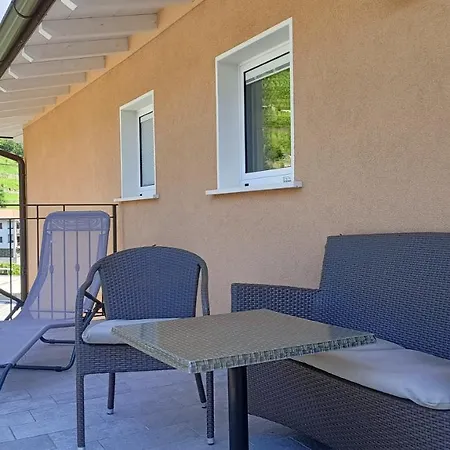 Margherite - Larihome A36 Apartamento Dongo